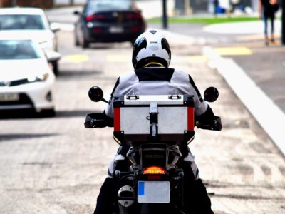 Comprendre_les_tarifs_des_coursiers_moto_à_Paris_pour_des_livraisons_réussies