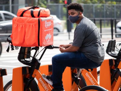 Le_coût_de_la_commodité_:_combien_coûte_une_livraison_de_médicament_à_domicile_?